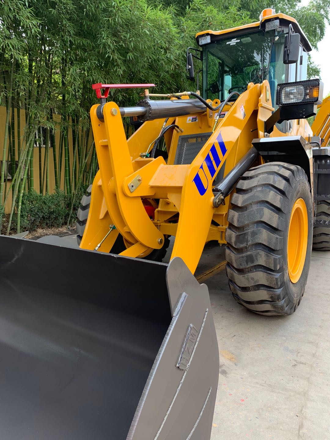 UHI Machinery UWL280 Wheel Loader 123HP Cummins 2.8T Lift Reference