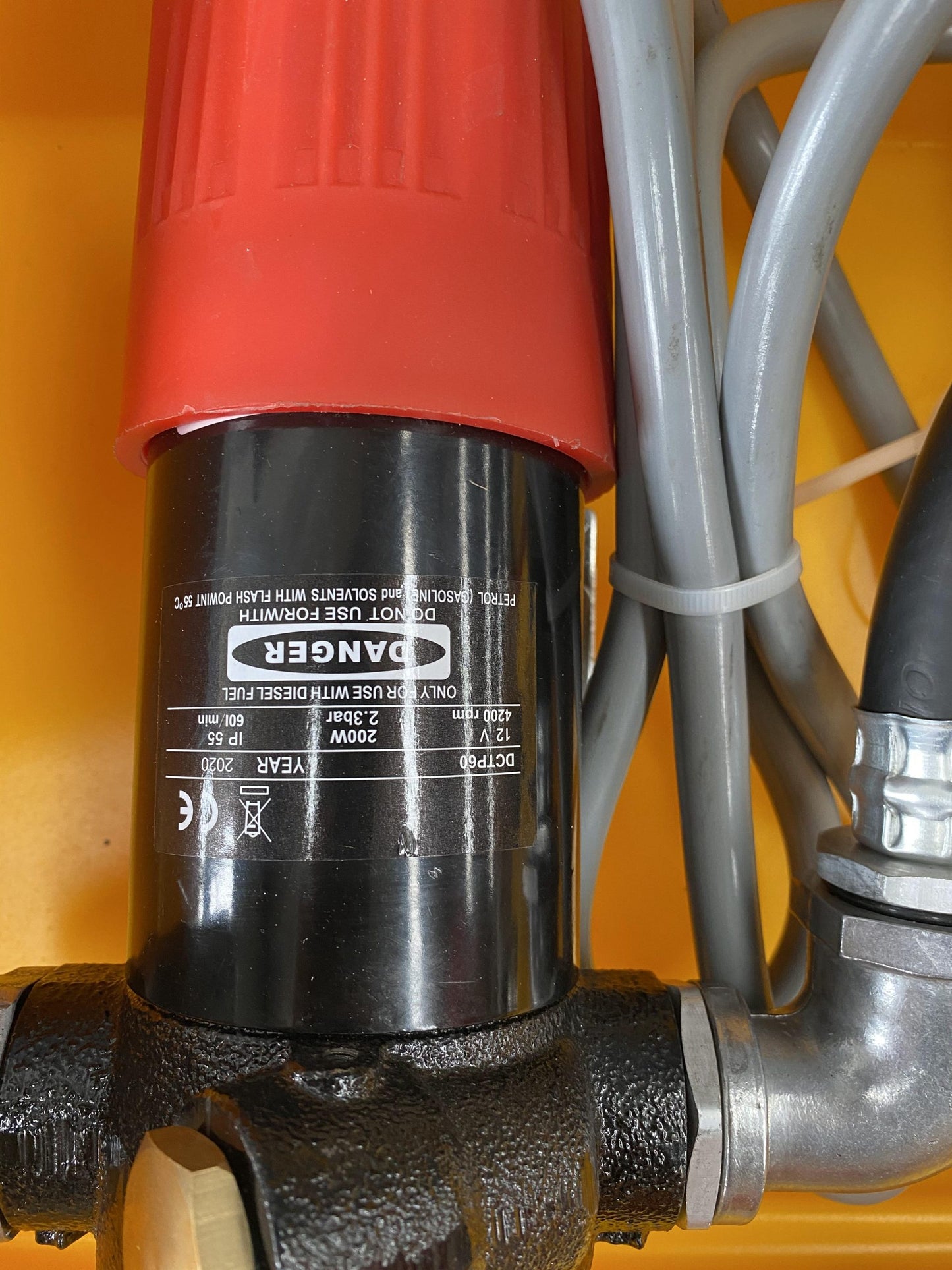 UHI DKT240 220L fuel tank with 12v pump