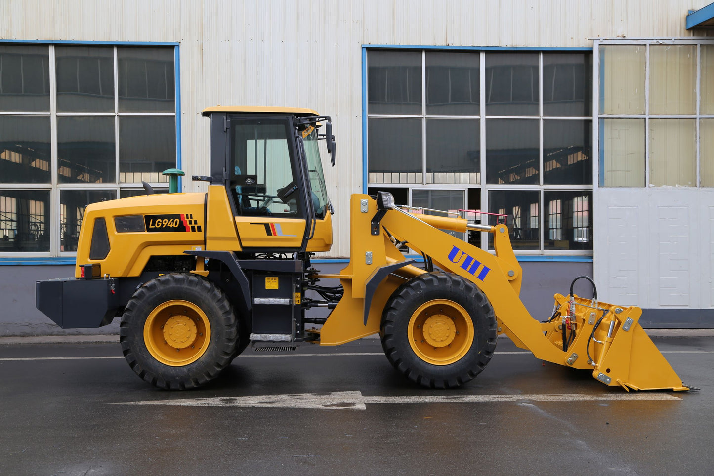 UHI LG940 114HP 2.5T Lift Reference