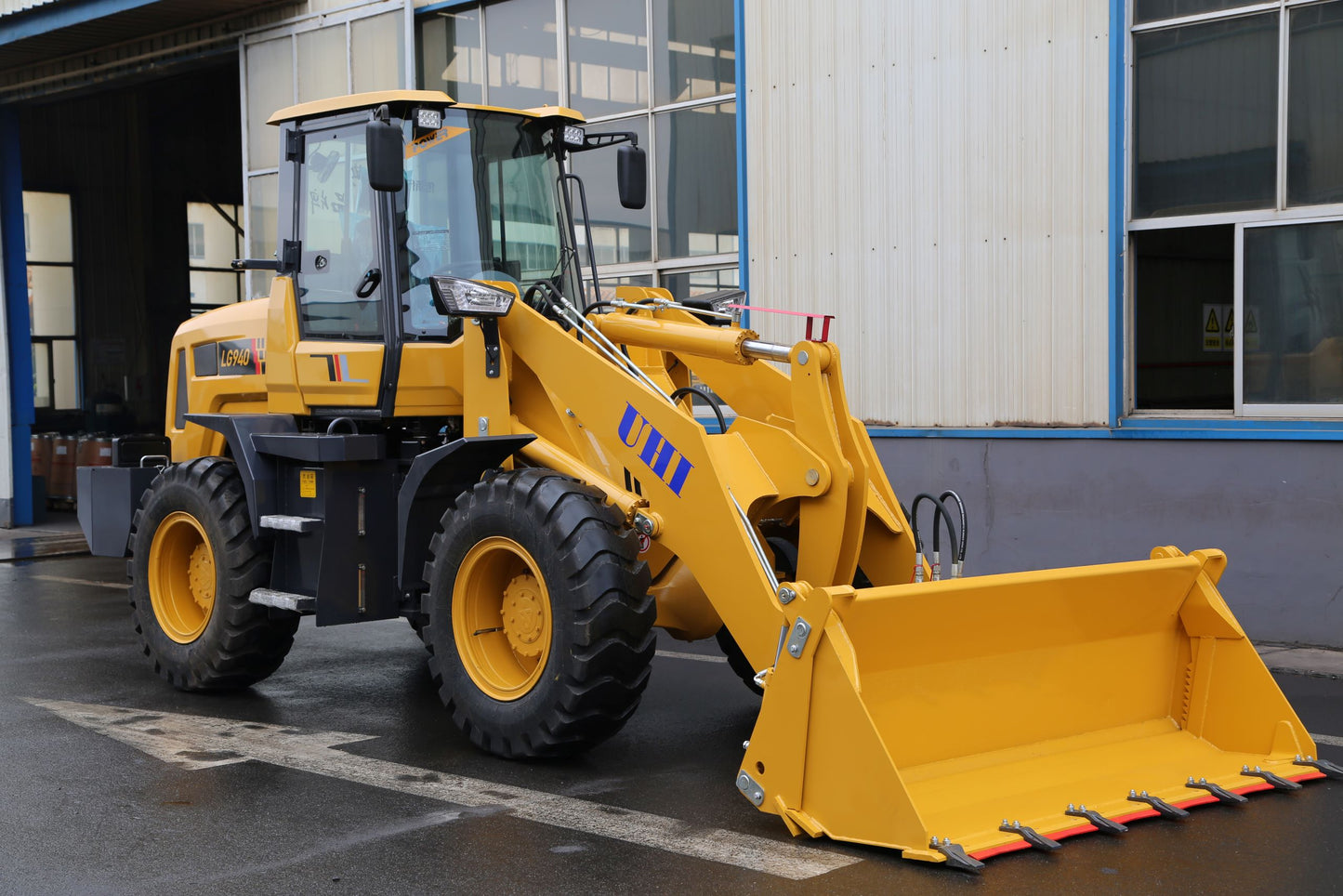 UHI LG940 114HP 2.5T Lift Reference