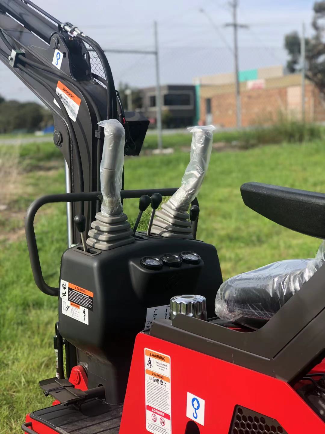 UHI Mini Excavator UME10S, 1.0T Swing Boom, Expandable Track