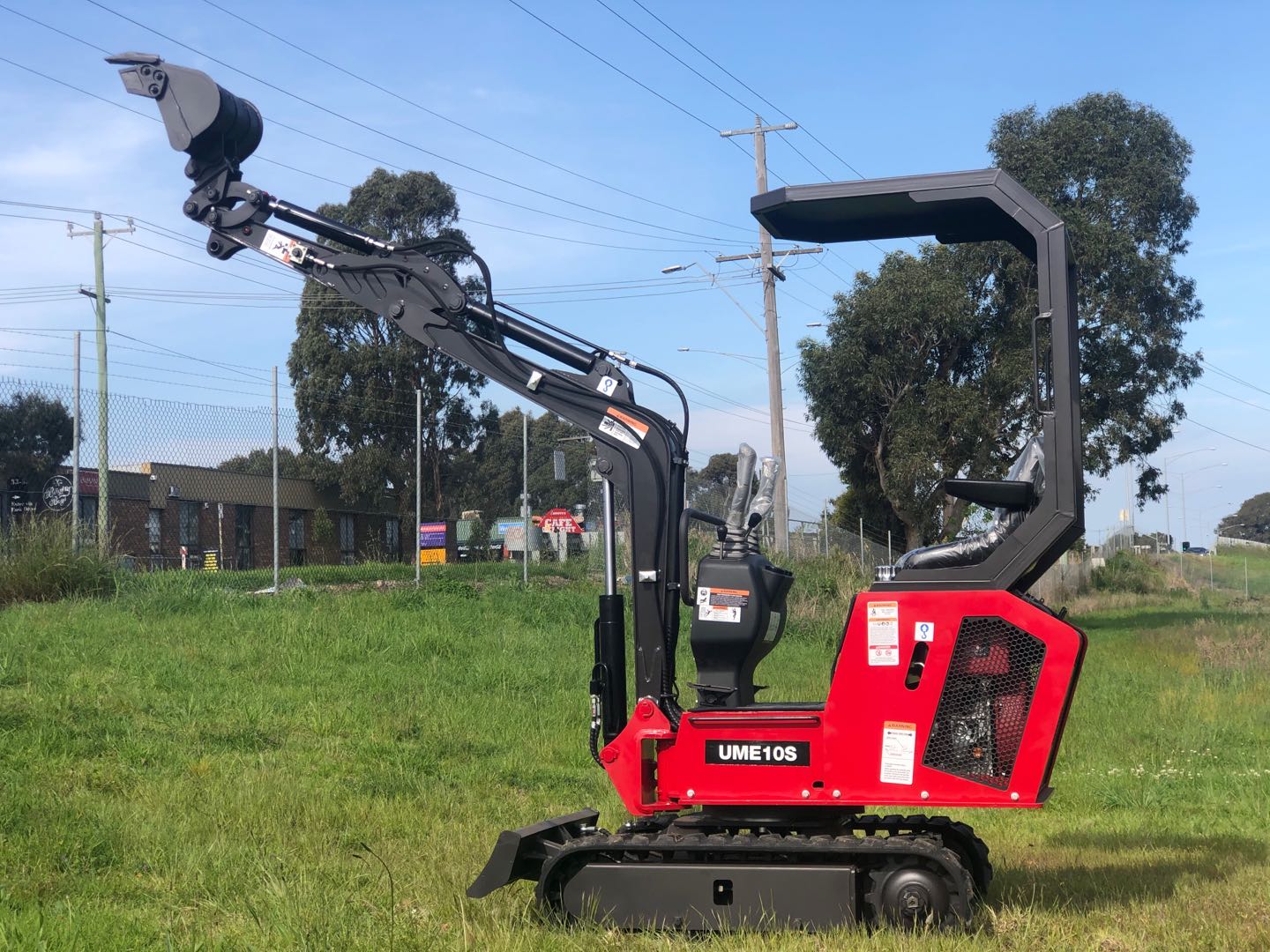 UHI Mini Excavator UME10S, 1.0T Swing Boom, Expandable Track