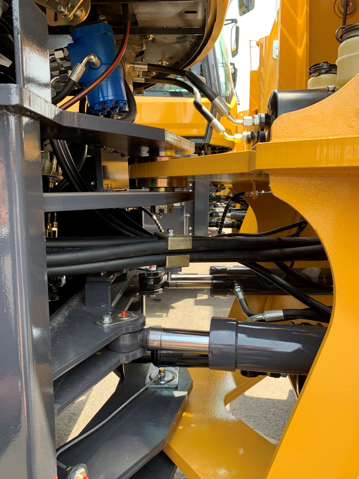 UHI LG940 114HP 2.5T Lift Reference