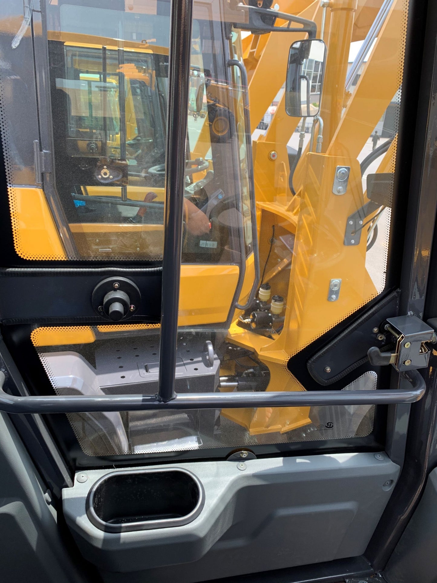 UHI LG940 114HP 2.5T Lift Reference