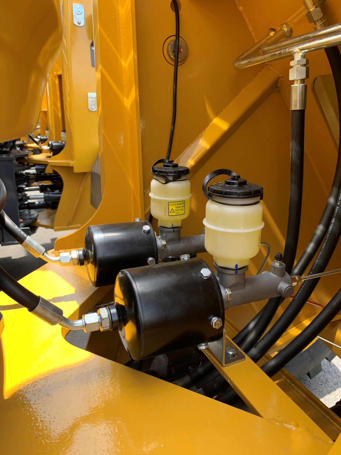 UHI LG940 114HP 2.5T Lift Reference